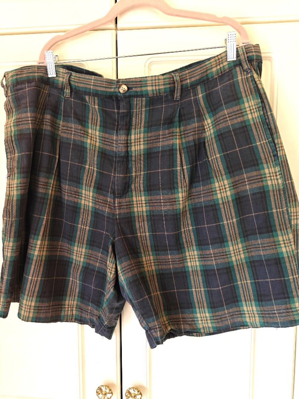 Cherokee Plaid Men's Shorts, Size 44, like new